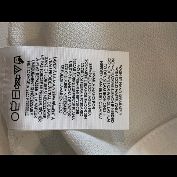 Cute white Cabi sleeveless blouse size medium - Picture 6 of 7